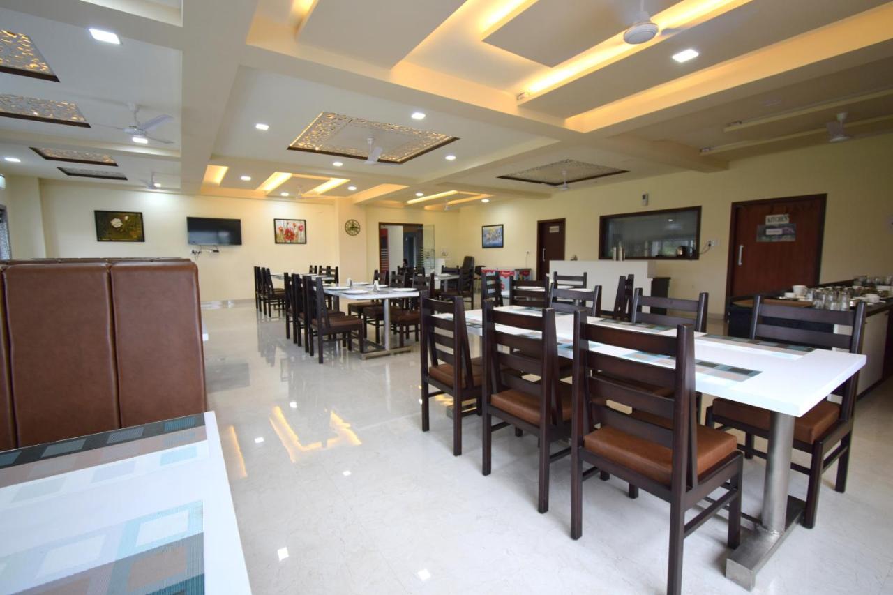 The Sky Imperial- Hotel Gopal Darshan Nathdwara Exterior photo