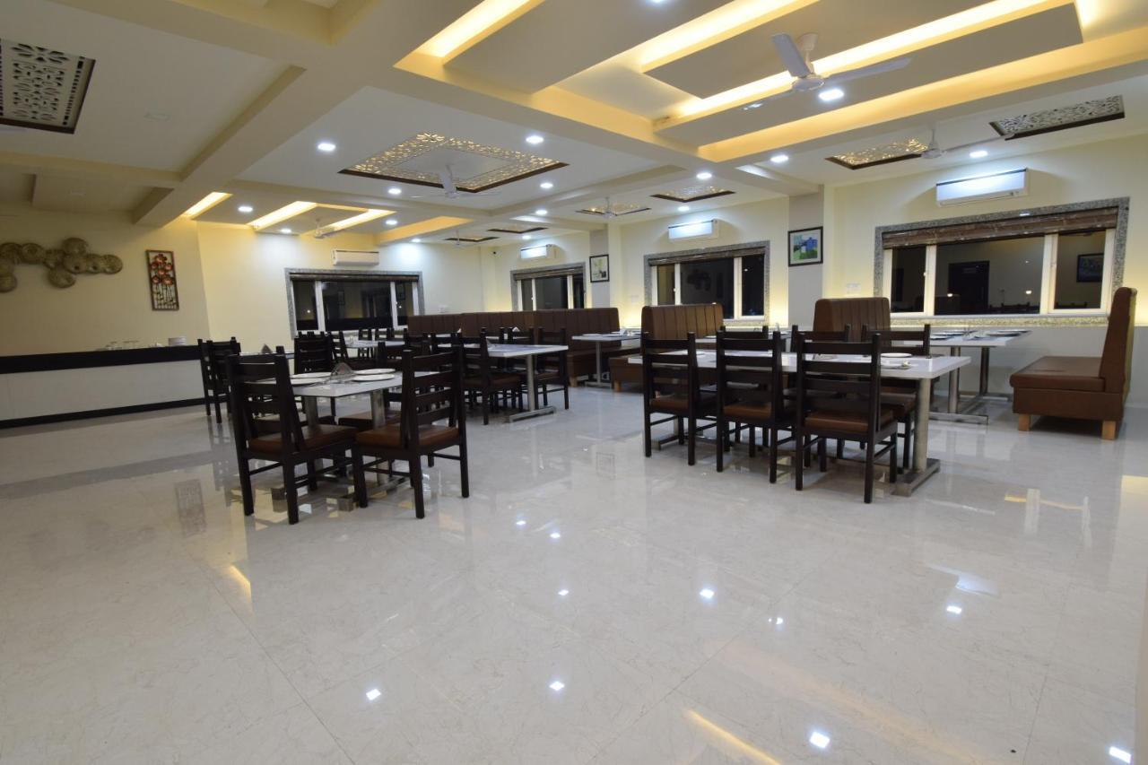 The Sky Imperial- Hotel Gopal Darshan Nathdwara Exterior photo
