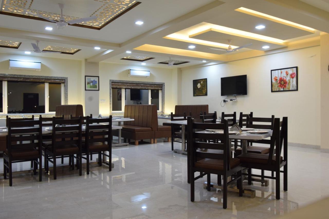 The Sky Imperial- Hotel Gopal Darshan Nathdwara Exterior photo