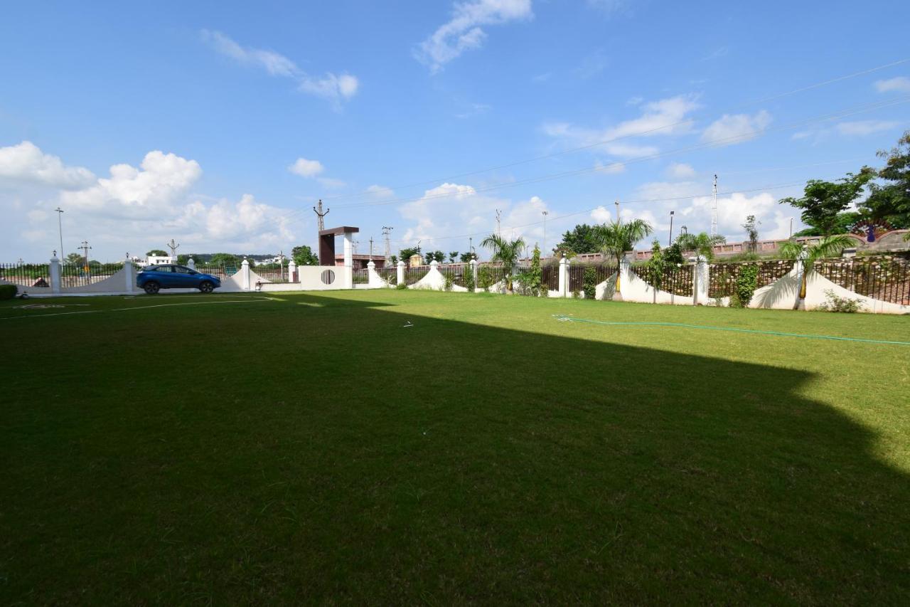 The Sky Imperial- Hotel Gopal Darshan Nathdwara Exterior photo
