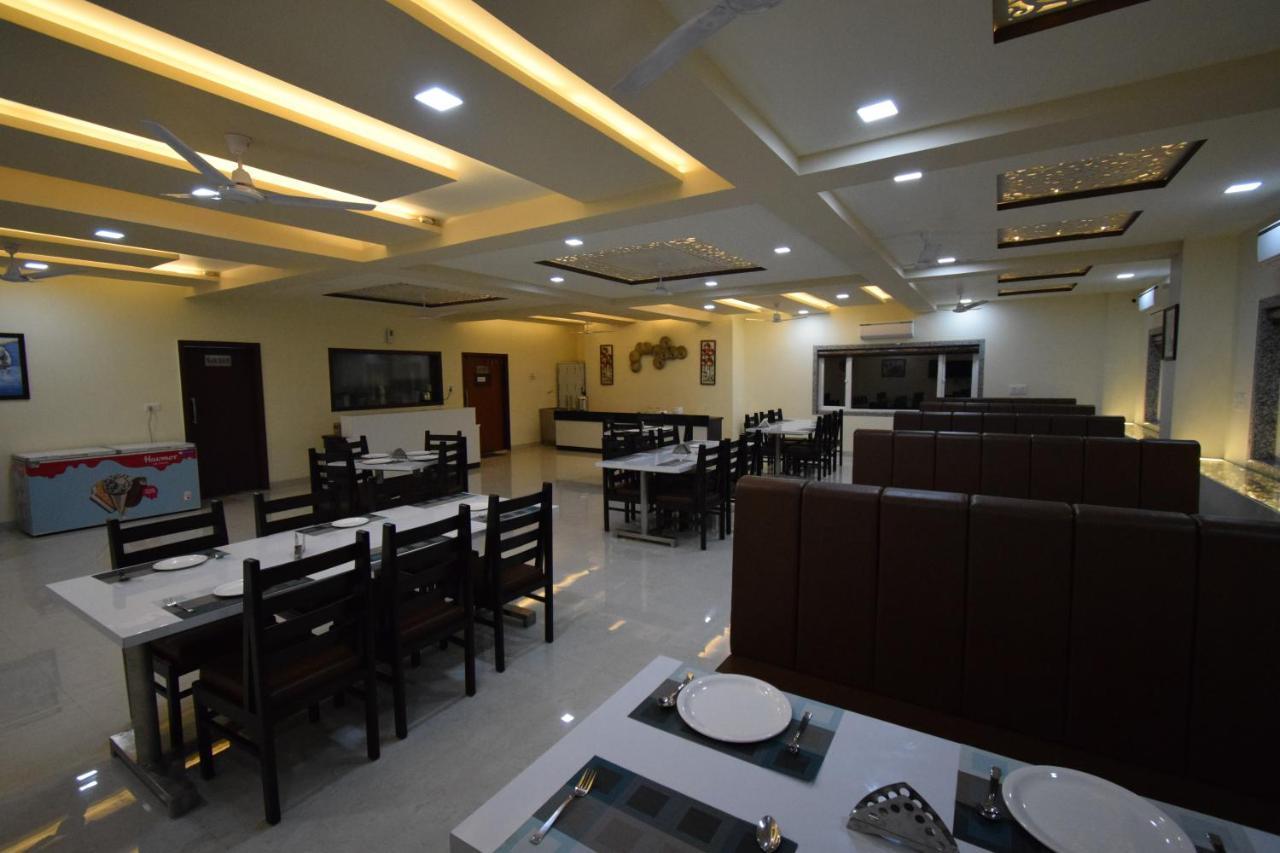 The Sky Imperial- Hotel Gopal Darshan Nathdwara Exterior photo